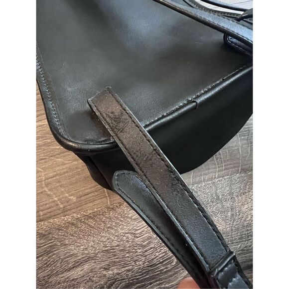 Susu turn lock closure  leather backpack main image 5